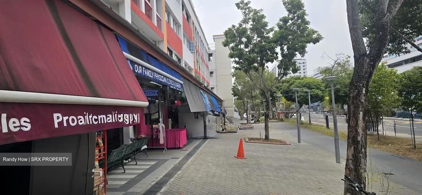 Tampines Street 81 (D18), Shop House #618926981